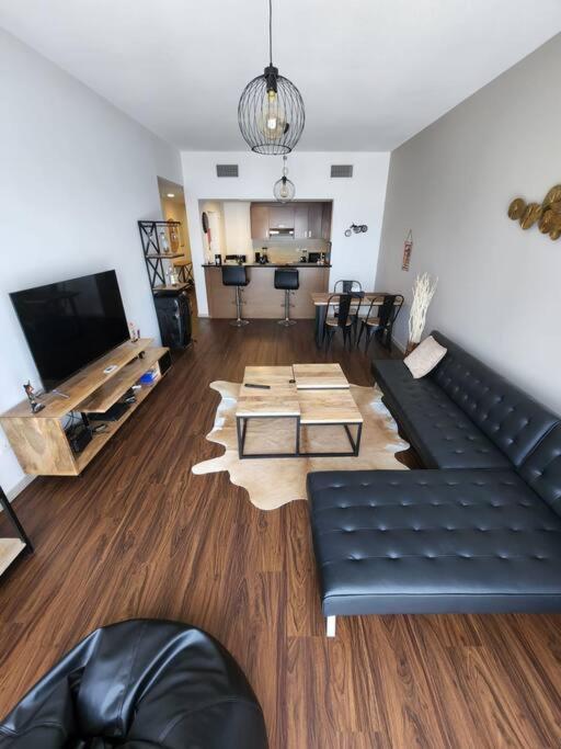 Cozy 1Br In Iconic Tower Apartment Abu Dhabi Exterior photo