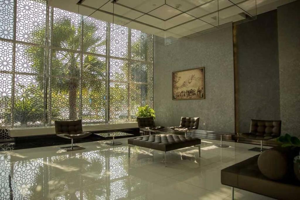 Cozy 1Br In Iconic Tower Apartment Abu Dhabi Exterior photo