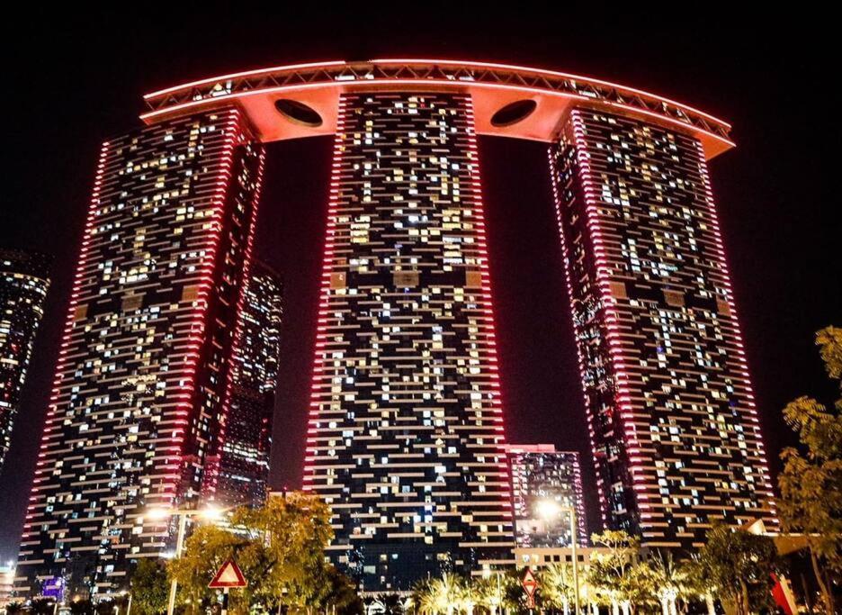Cozy 1Br In Iconic Tower Apartment Abu Dhabi Exterior photo