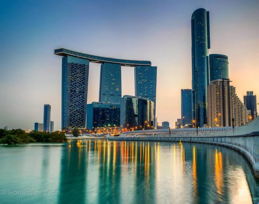 Cozy 1Br In Iconic Tower Apartment Abu Dhabi Exterior photo